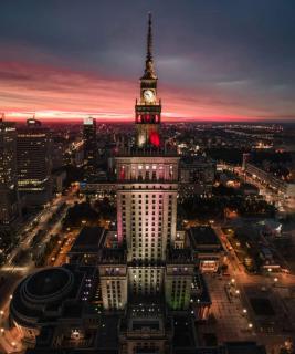 LOVE metro WiFi 300Mbs 65’TV Netflix HBO AppleTV+ - Warsaw - 2