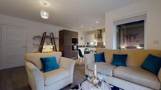 Luxury 2 Bed Apartment with Parking near London - 2