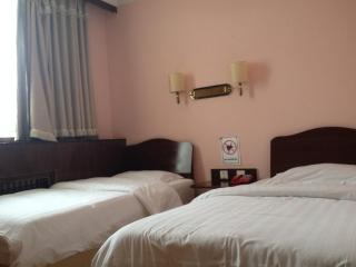 Happy Dragon Alley Hotel-In the city center close to the subway&free coffe laundry Fluent English speaking,Tourist attractions ticket service&food recommendation,Near Tian Anmen Forbiddencity,Near Lama temple,Easy access to the airport - Peking - 4