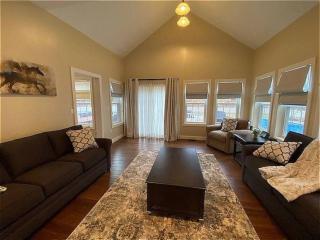 10 Beds Saratoga Luxury Retreat, In-Ground Heated Pool, HotTub By Track-Town-Golf-Ski - 6