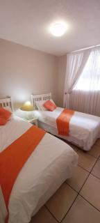 Margate Boulevard Beachfront Apartment - Margate - 3