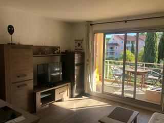 2P Terrasse vue piscine et jardin tropical La Croix Valmer - 1