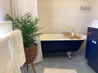 High View Manor - *NEW* 3 Bed Federation with Spa - Cessnock - 6