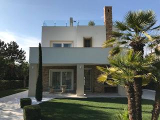 Beautiful Modern Villa in Albarella by Beahost - 9