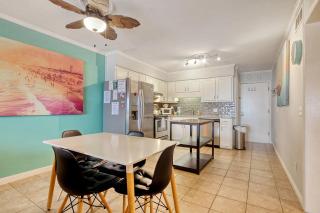 Cherry Grove Retreat & Sea Cabin - Myrtle Beach - 5