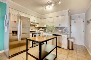 Cherry Grove Retreat & Sea Cabin - Myrtle Beach - 3