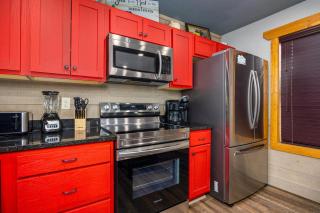 Mountain Sunrise Pool Cottage chalet - Gatlinburg - 1