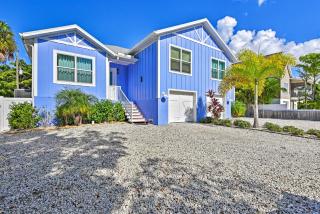 'Chic on the Beach' Luxe Anna Maria Island Retreat - 9