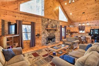 Bryson City Cabin with Private Hot Tub and Game Room - Bryson City - 7