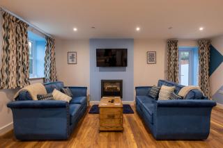 Caer Fedwen Barns Clwyd Cottage Two Bed, Barn Conversion with Private Hot Tub - Bodfari - 2
