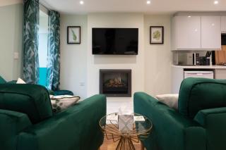 Caer Fedwen Barns Dyffryn Cottage King bed self catering with Hot Tub - 9