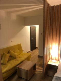 TeonaLux Kraljevi Cardaci 5a/22 - 2