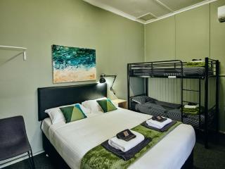 Black Diamond Lodge - Collie - 8