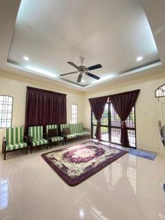 Family Homestay - 9