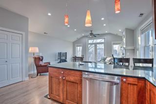 Chicago Condo w/ Balcony: Walk to CTA Stations! - 5