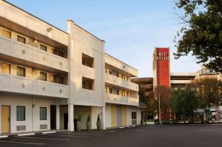 Hotel Bo, a Days Inn by Wyndham Chattanooga Downtown - Chattanooga - 8