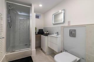 Cosy Apartment in West Bridgford, Close to Transport links and walking distance to Cricket and Football - Nottingham - 4