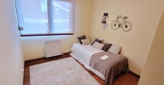 Cozy Yellow Home in Getxo - 5