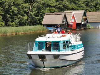 Kuhnle-Tours Hafendorf Müritz - 1