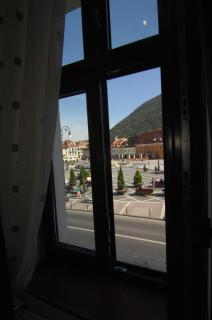 Main Square Apartments & More - Braşov - 3