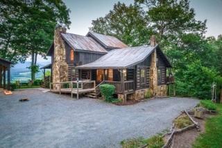 Majestic Mountain Top, Best View in Bryson City! - Bryson City - 1