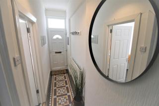 Three Bedroom Townhouse - Free Local Parking - by Property Promise - Cardiff - 4