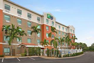 Holiday Inn Express & Suites Pembroke Pines-Sheridan St by IHG - 6