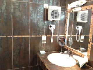 Logis Hôtel & Spa Déjeunez Sous L'Arbre - Rousset - 9