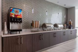 La Quinta Inn & Suites by Wyndham Shorewood - Shorewood - 4