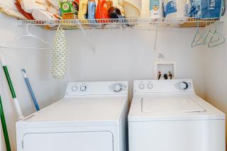 Kensington Court -- 32759 Kensington - Frankford - 6