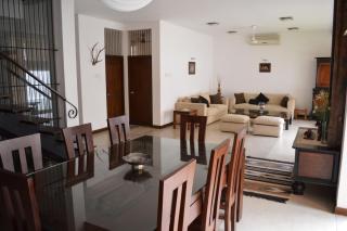 Star Class Comfort in Capital City - Battaramulla - 1