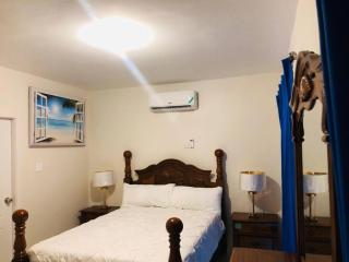 Retreat by the Beach Lovely New 2 Bedroom - Discovery Bay - 1