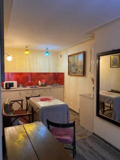 Art Apartment on Rynok Square - 7