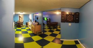 Riverside Retreat and Arcade - 3