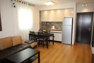 Royal Apartments , Blvd Nitza 8 - 6