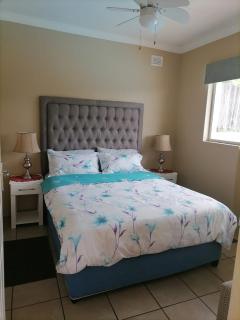 Poolside Guest House - 8