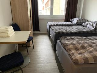 Enjoy your stay with DKN - Mon-Sun - Late night check-in - Multilanguage - Leipzig Grünau - Witamy serdecznie - Leipzig - 1