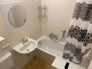 Enjoy your stay with DKN - Mon-Sun - Late night check-in - Multilanguage - Leipzig Grünau - Witamy serdecznie - Leipzig - 6