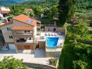 Luxury Villa Mosor, heated pool whirpool, near the sea - Smolonje - 8