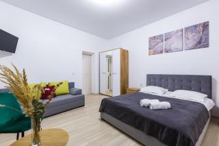 VODNA White Apartment - Lviv - 3
