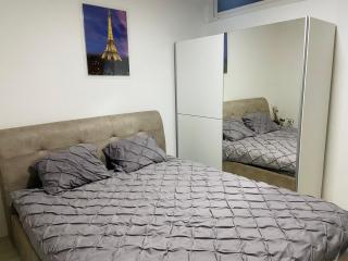 GOLD LUXURY APARTMENT - 1