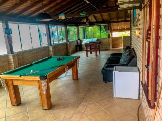 Casa espaçosa com sala de jogos interna e externa - Florianópolis - 5