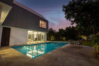 Twilight Grove by StayVista - Pool- view villa with Manicured lawn, Contemporary interiors & Home theatre - 8