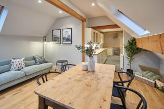 Host & Stay - Sleepers @ No.8 - Pickering - 8