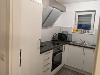 Cozy Apartment with Parking Garage near Outlet - Metzingen - 6