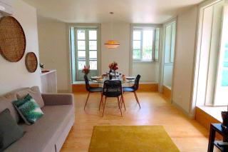 Castelo Superior Two Bedroom Apartment by Les Deux Mariettes - Lisboa - 0