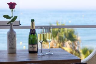 Luxury 3 Bedroom Beach Front Apartment in Marbella - 4