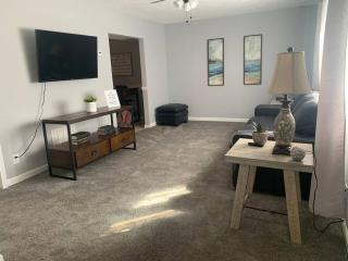 Spacious Four Bedroom Attached Home in Springboro- Unit 1 - Springboro - 1