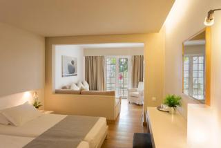 Atrium Hotel - 8