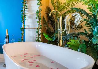 JUNGLE SUITE --- VASCA in camera - Turin - 6